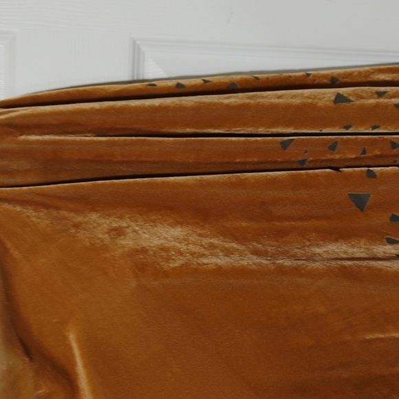 Camel Poncho with gorgeous tassels velvet feel - Picture 3 of 15